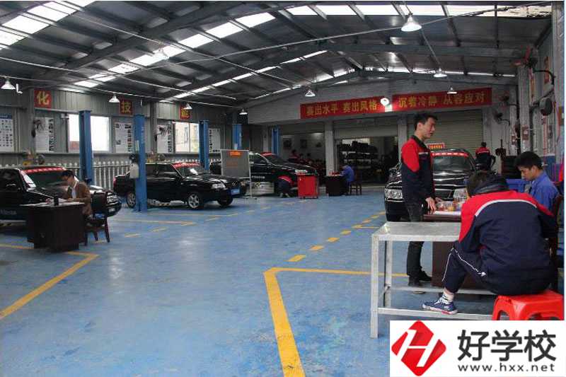 沅陵縣職業中等專業學校實訓室