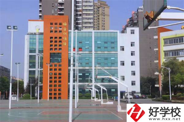 長沙有免學費的體育類中專嗎？開設有什么專業？