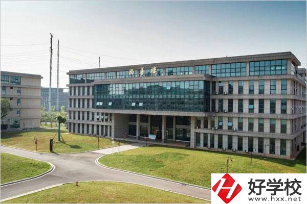 初中畢業在株洲有什么中?？梢宰x？學費貴嗎？