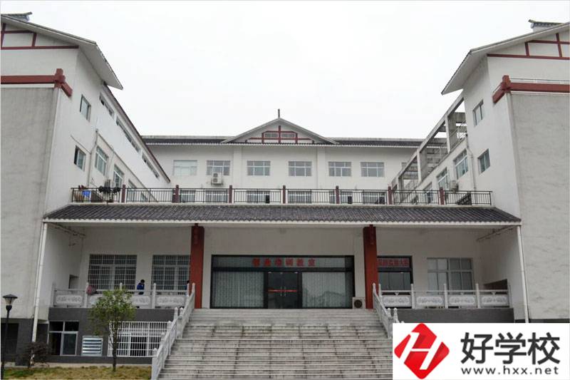 武陵源區旅游職業學校的專業情況怎么樣？