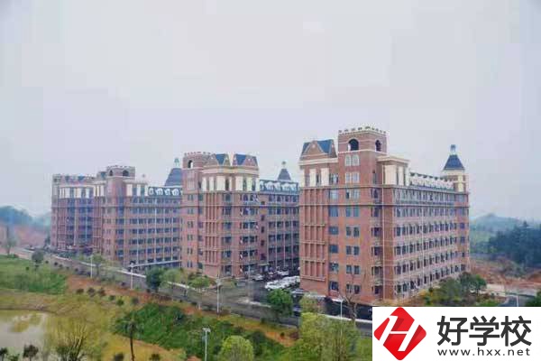 長沙市拔萃中等職業學校地址在哪？有哪些來校路線？
