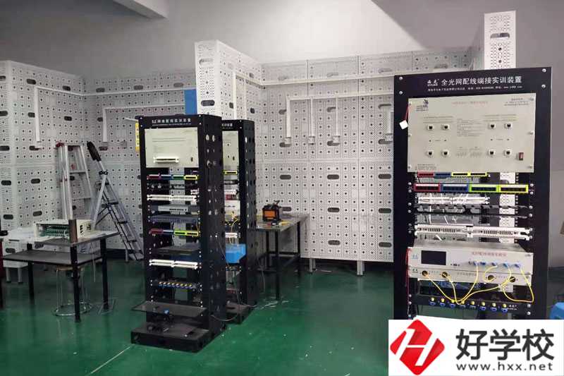 岳陽市第一職業中專學校實訓室