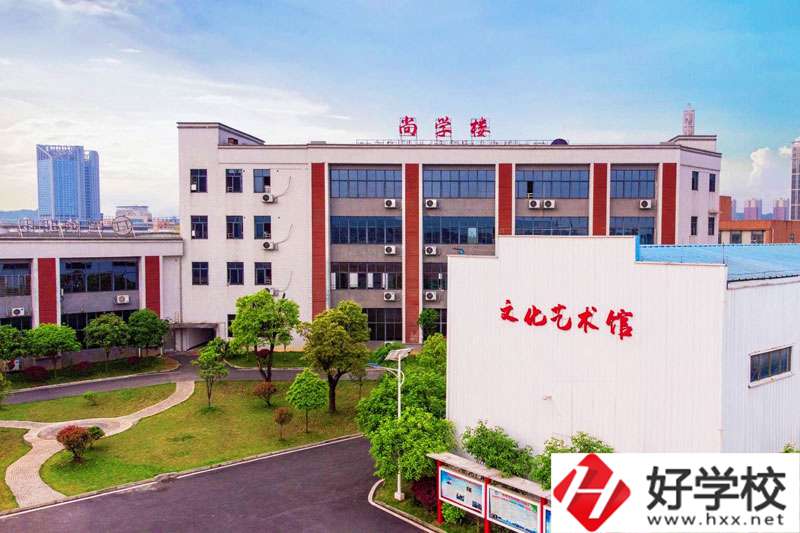 榮豐中等職業技術學校設施完善嗎？宿舍環境怎么樣？
