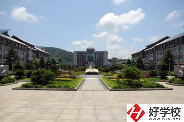 湘西州經濟貿易學校開設了哪些專業？學費是多少？