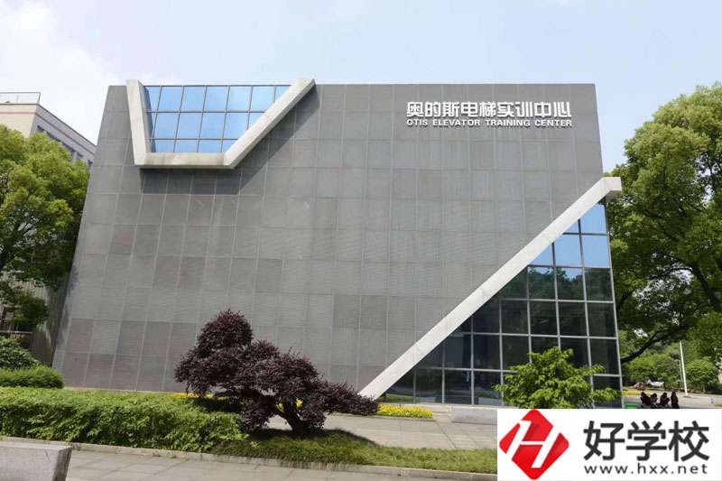 湘潭信息中等職業技術學校實訓室
