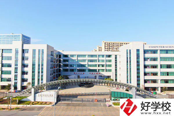 在湖南學外語可以讀什么職校？最新招生要求是什么？