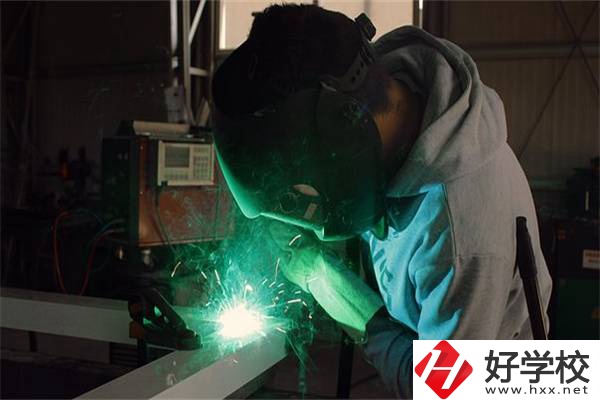 在湖南選擇技校就讀有什么優勢？讀技校怎么樣？
