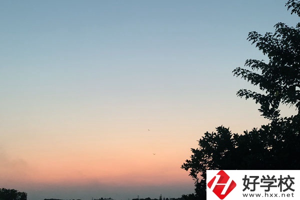 湖南有可以學口腔醫學的中專學校嗎？要求有哪些？