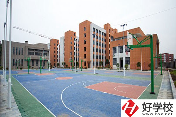 鳳凰縣職業中專學校有哪些熱門專業？