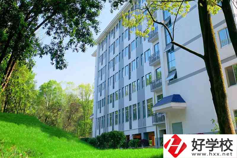 湖南民族職業學院(中職部)培訓樓2.jpg