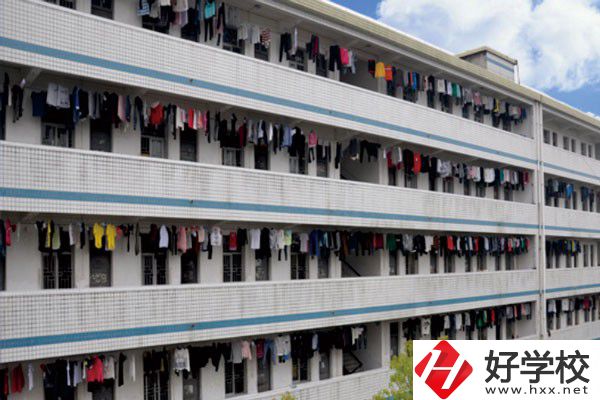 桃江縣職業中專學校辦學條件怎么樣？