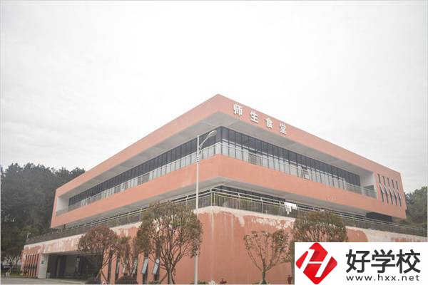 龍山縣第一職業中學食堂