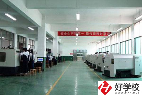 益陽機械工業職業學校實訓室