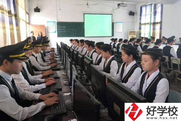 桃源縣武陵職業技術學校專業多嗎?招生多少?