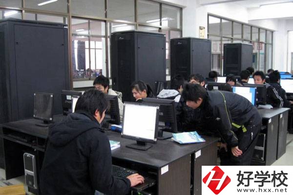 衡陽市職業中等專業學校實訓室