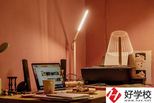 寧遠縣九峰職業中專學校好不好？宿舍怎么樣？