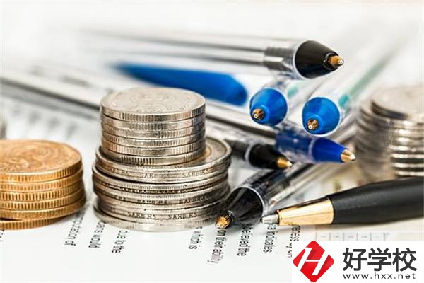 湖南初中畢業讀五年制大專學什么專業好？讀了有用嗎？