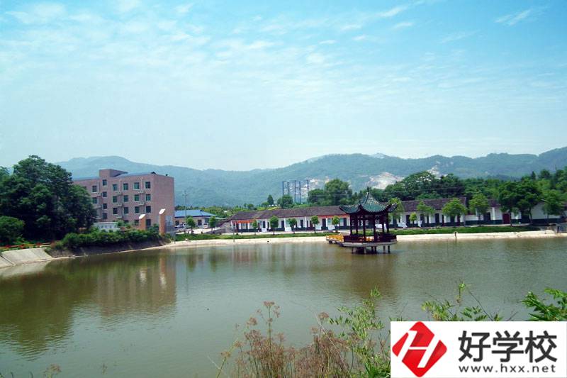 汨羅市職業中專學校風景