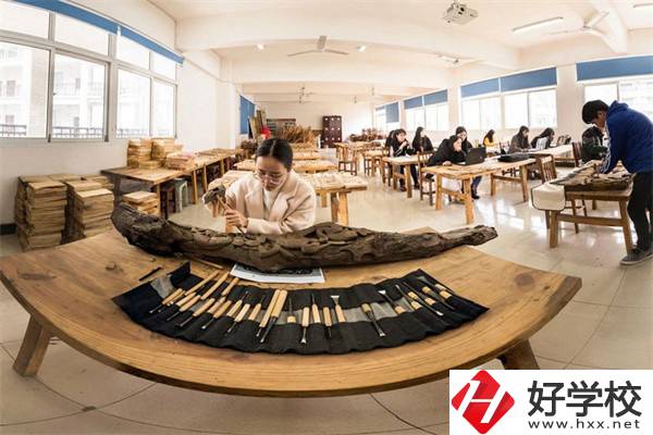 湘西有學習中西面點的學校嗎？專業好就業嗎？