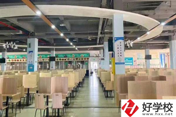 長沙經貿職業中專有哪些招生專業？學費是多少？
