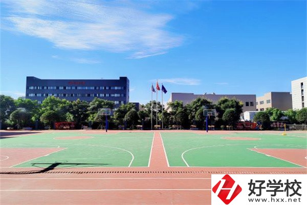 長沙涉外旅游職業中專操場