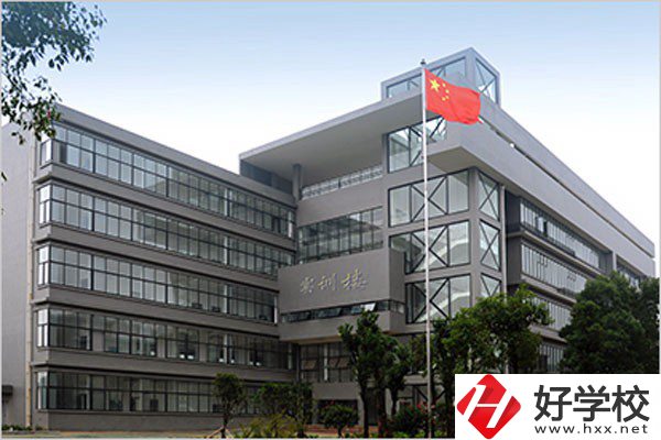 在湘潭，有哪些技校是公辦的？