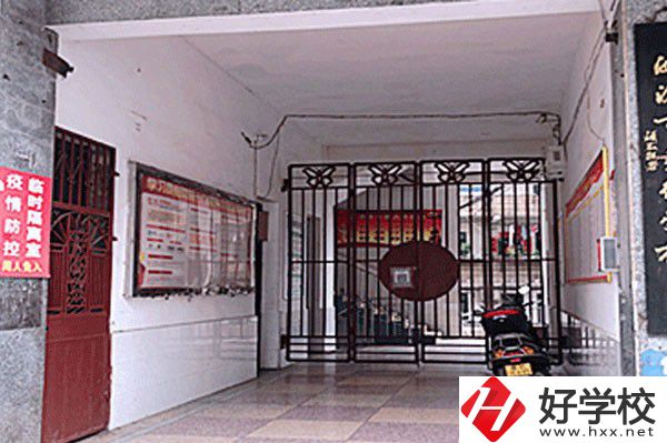 漣源市藝術學校是公辦還是民辦？學費貴不貴？