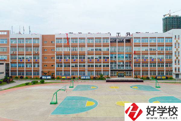 湖南有哪些技工學校適合女孩子學習？