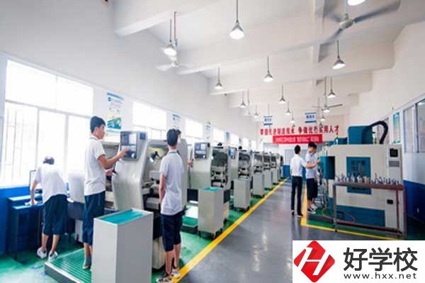 湖南省芷江民族職業中專學校有哪些辦學特色？