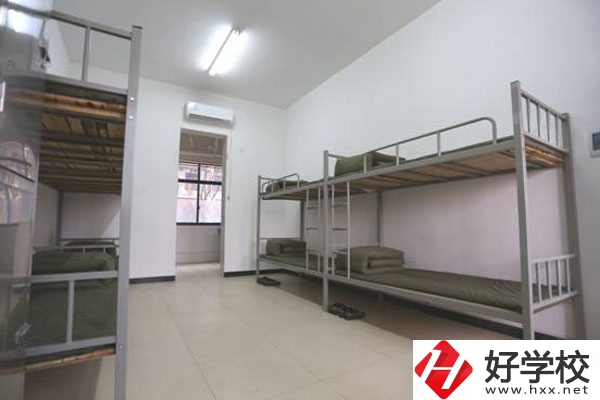 長沙湘都中等職業學校宿舍環境以及食堂環境怎么樣？