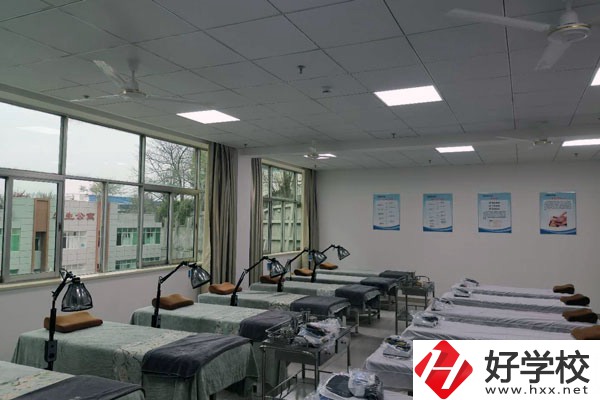 長沙康明中等職業學校實訓室