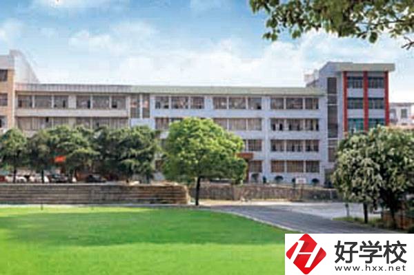 武岡市技工學校學費多少錢？是公辦還是民辦？