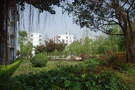 成都龍泉職業技術學校