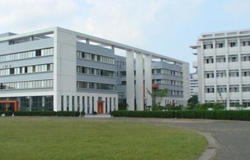 泰州市三泰職業學校