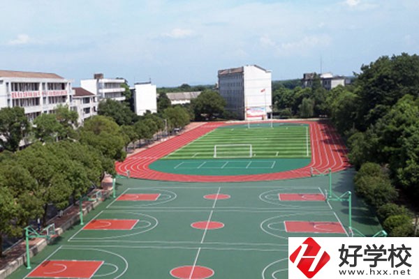益陽市綜合職業中等專業學校收費貴不貴？