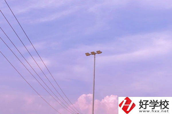 婁底市工貿職業中專學校怎么樣？