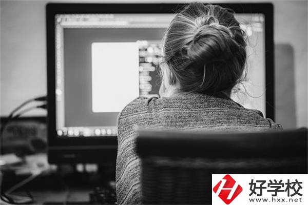 女生在湖南讀職高學什么專業好？可以參加高考嗎？