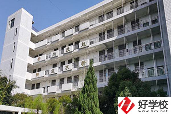 瀏陽市職業中專實驗室