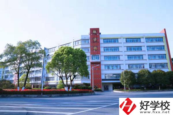 長沙市賀龍體育運動學校推薦去嗎？學校好嗎？