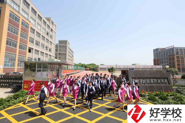 長沙涉外旅游職業中專大門