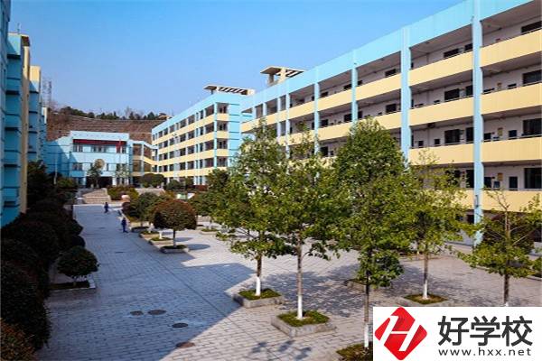 長沙財經學校怎么樣？學費貴不貴？
