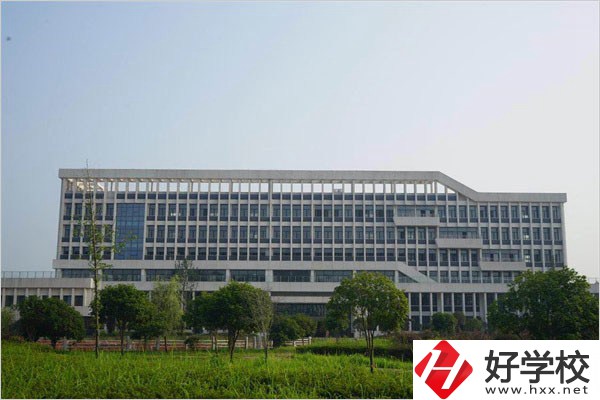 益陽職業技術學院(中職部)教學樓