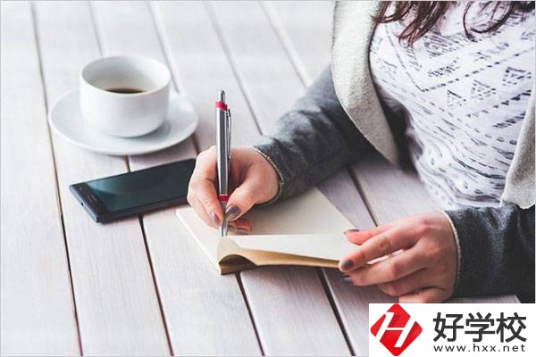 有在讀高中不想讀轉職校的例子嗎？能轉到湖南職校嗎？
