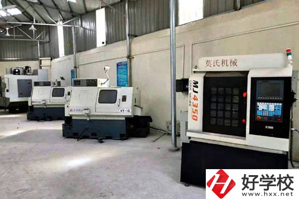 湘鄉華光電子學校有什么優勢?學校在哪?