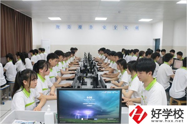 郴州汝城縣職校有統一的校服嗎？