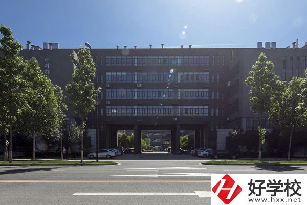 株洲市工業中等專業學校怎么樣？