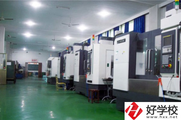 湖南兵器工業高級技工學校入學要注意什么？學費多少？