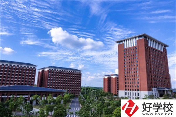 長沙音樂表演專業比較好的中職有哪些？學費貴嗎？