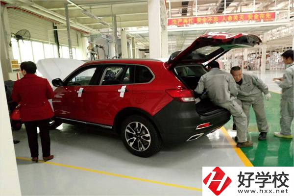 冷水江工業中等專業學校實訓室