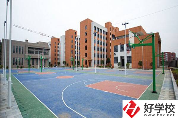 鳳凰縣職業中專學校怎么樣？有哪些辦學優勢？